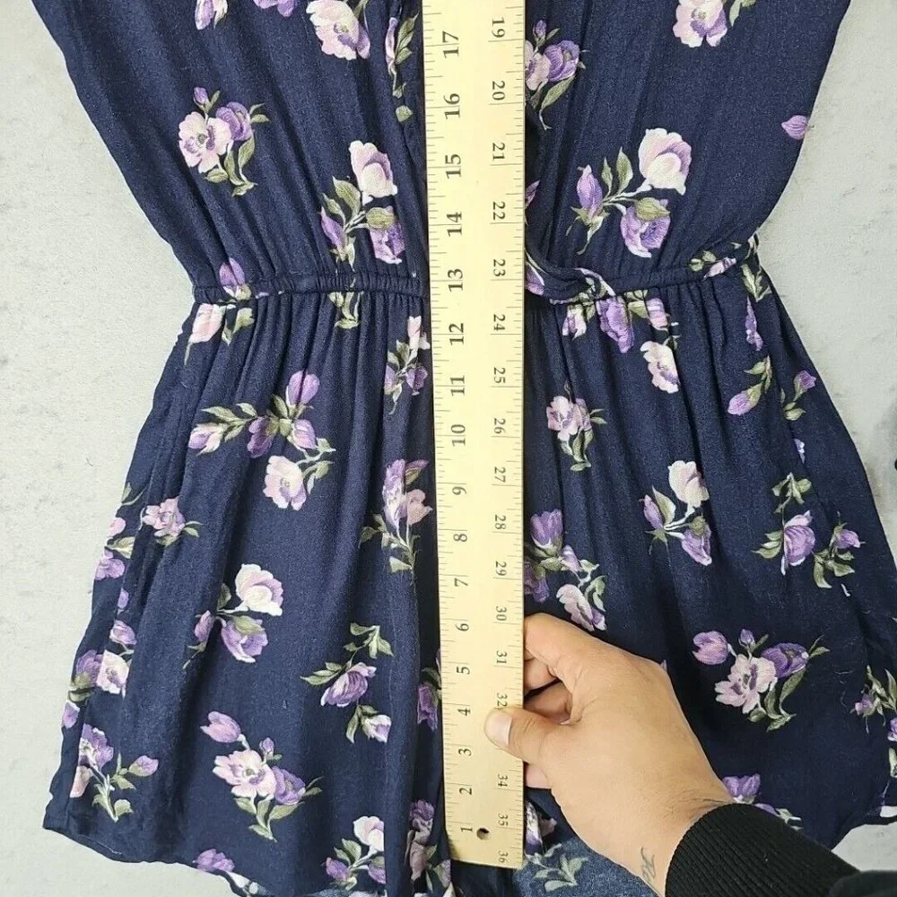 American Eagle Romper Womens XS Navy Blue Floral Viscose V-Neck Comfort Spring - Picture 8 of 12